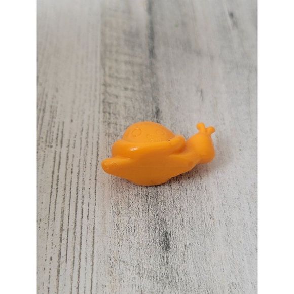 Orange snail SWI mini happy bug toy figure smile - Picture 4 of 4